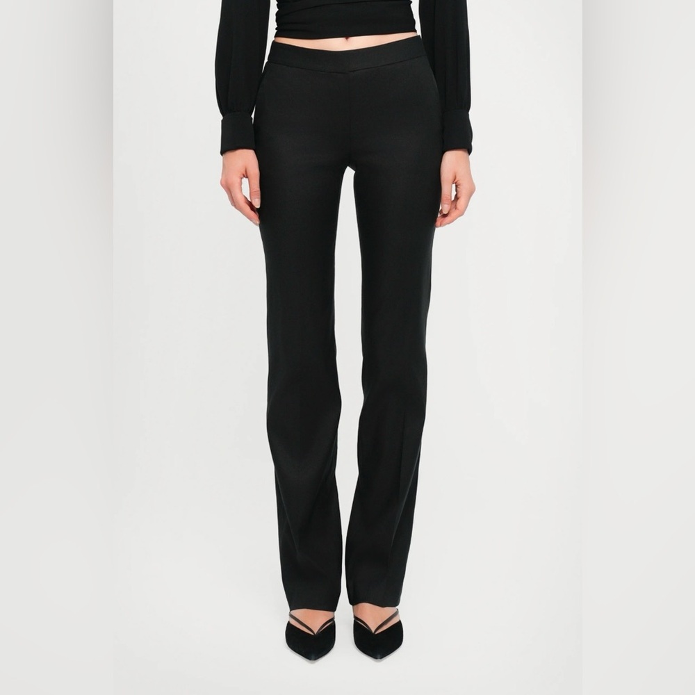 Diane Von Furstenberg Black Straight Leg Pants. Size 4
